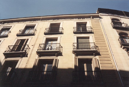 Edificio Rehabilitado en Calle Campomanes