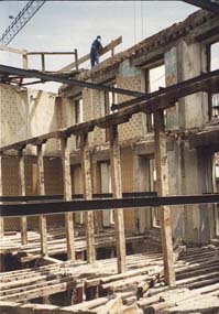 Edificio Reconstruido en Cava Baja 30