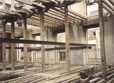 Edificio Reconstruido en Cava Baja 30