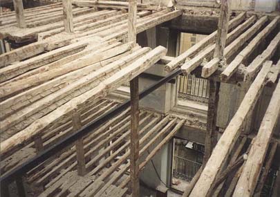 Edificio Reconstruido en Cava Baja 30