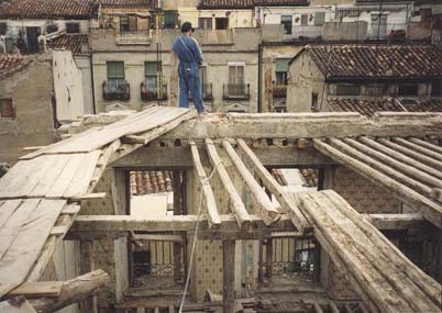 Edificio Reconstruido en Cava Baja 30