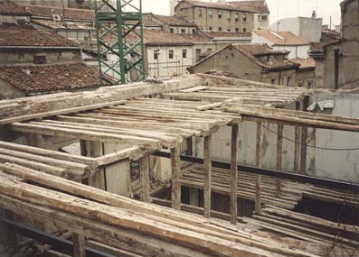 Edificio Reconstruido en Cava Baja 30