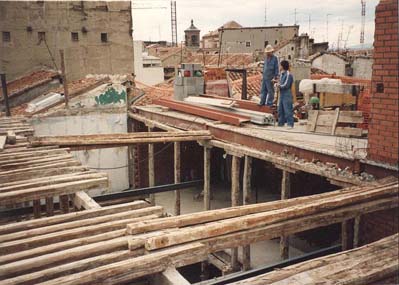 Edificio Reconstruido en Cava Baja 30