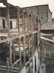 Edificio Reconstruido en Cava Baja 30