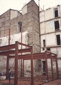 Edificio Reconstruido en Cava Baja 30