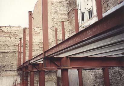 Edificio Reconstruido en Cava Baja 30