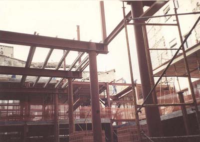 Edificio Reconstruido en Cava Baja 30