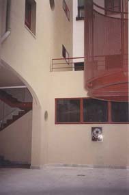 Edificio Reconstruido en Cava Baja 30