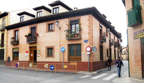 Edificio de viviendas y locales en Calle Santa Catalina